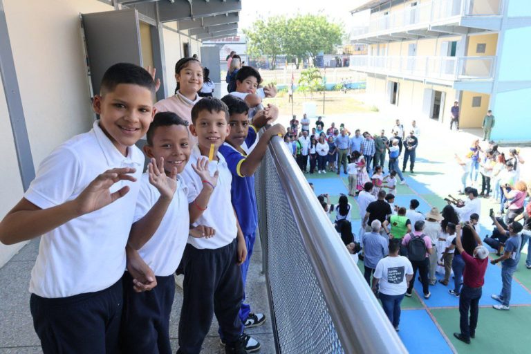 photo_5067012900845105048_y