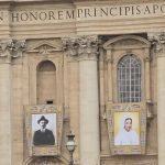 Basilica-de-San-Pedro-exhibe-los-retratos-de-Jose-Gregorio-Hernandez-y-Carmen-Rendiles