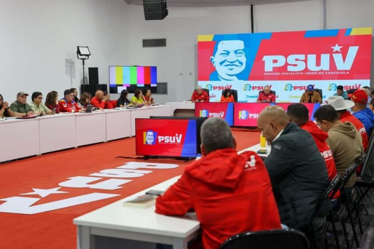 photo_4899919431580978007_y