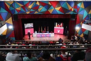 photo_4929693764079520580_y