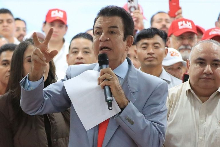 Nasralla denuncia «fraude monumental» y pide escrutinio «acta por acta» en Honduras