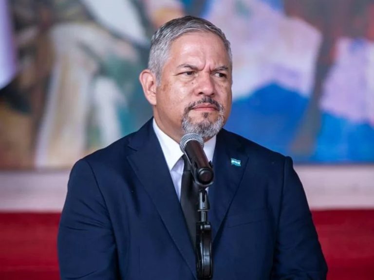 Canciller-Enrique-Reina-1