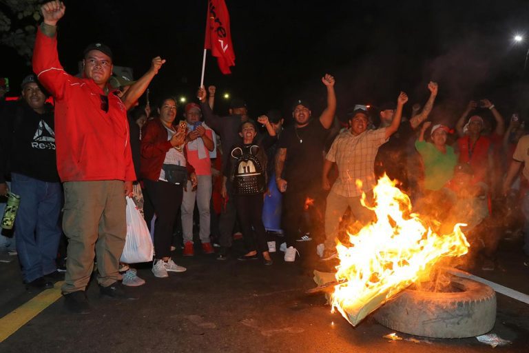 Gobernante-Partido-Libre-de-Honduras-protesta-en-rechazo-a-resultados-de-las-elecciones
