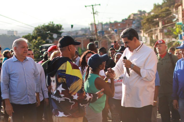 photo_5010773469498641199_y