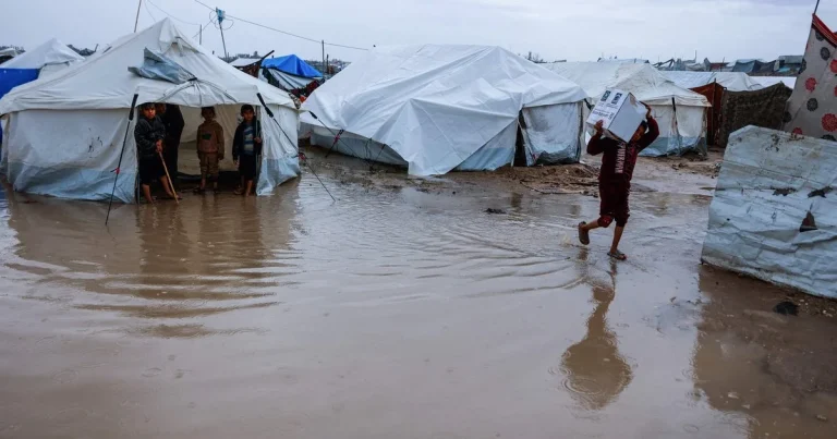 tormenta-polar-byron-ha-matado-a-10-personas-en-gaza-y-tirado-varios-edificios-msf_0df2718a-7126-4b13-a915-10ccf53d4bf8_medialjnredespreviewcrop