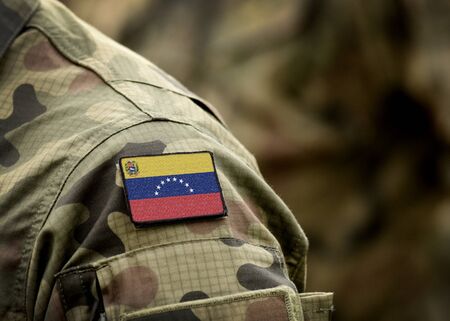 133545978-bandera-de-venezuela-en-uniforme-militar-collage