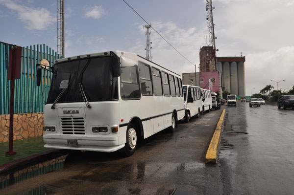 240517-TRANSPORTE-BUSETAS-PARA-LA-MARCHA-0-FOTO-ANTONIO-DOMINGUEZ