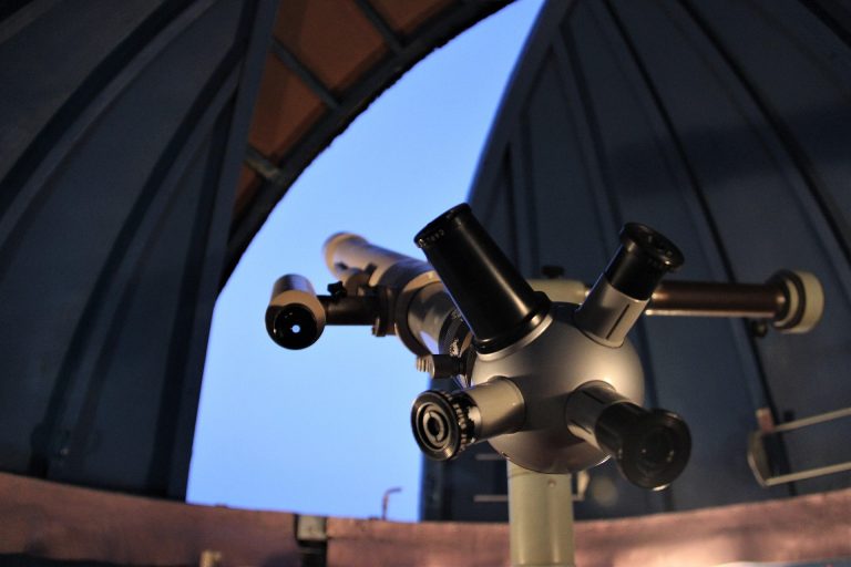 astronomical-observatory-2464182_1920