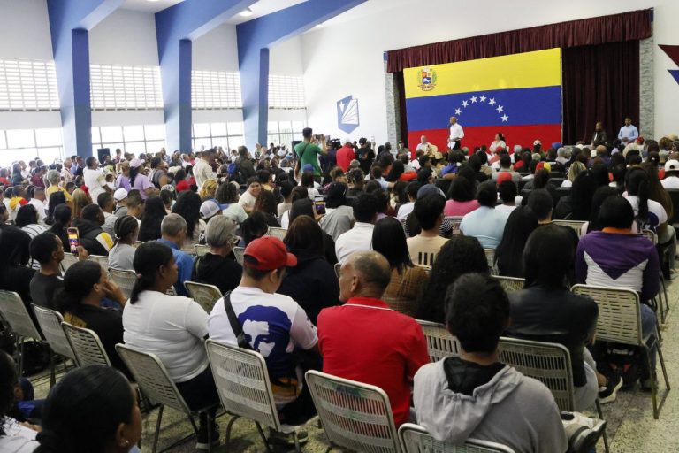 photo_5112069079173893024_y