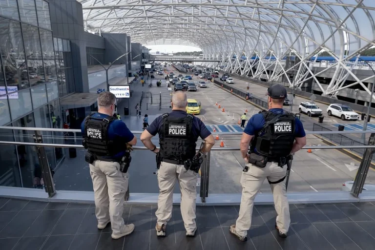 ELX02-USA-SHUTDOWN-AIR-TRAVEL