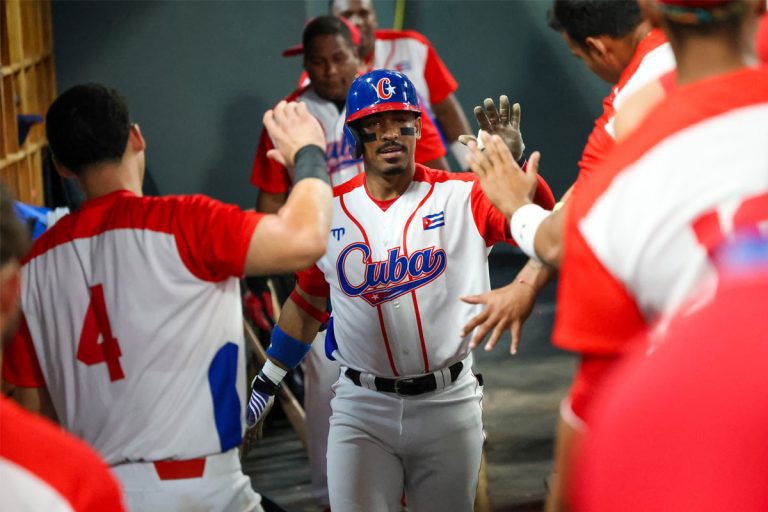 Santos_Roel_01_Abrir