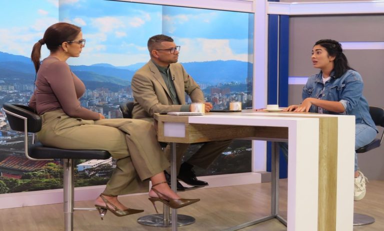 photo_4972468391352404806_y