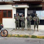 1772658478-reportan-presencia-militar-embajada-cuba-quito-tras-expulsion-cuerpo-diplomatico