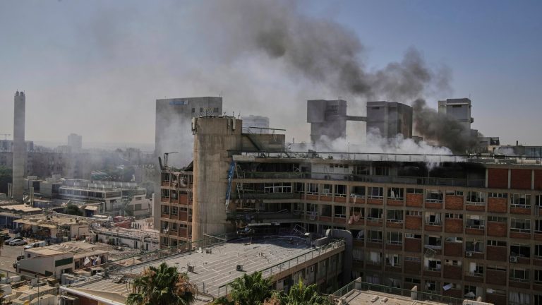 19israel-iran-hospital-new-jhbq-videoSixteenByNineJumbo1600 - copia