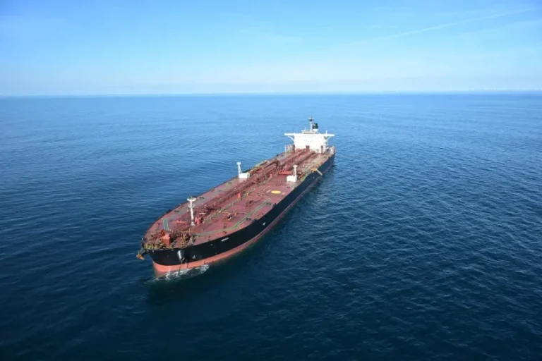 EE.UU-autoriza-compra-temporal-de-petroleo-ruso-para-aliviar-crisis-energetica