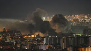 gran-columna-humo-eleva-dahiye-beirut-libano-bombardeo-israeli_160