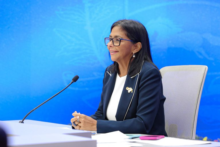 photo_5053125699622865887_w