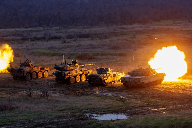 EuropaPress_7475806_il_contingente_militare_italiano_le_attivita_addestrative_nella_base_nato-1