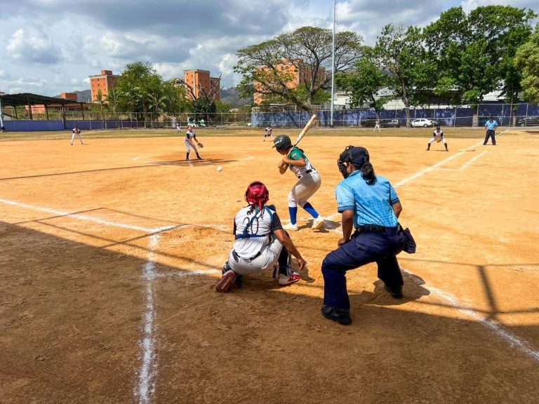 Naguanagua-es-epicentro-del-softbol-femenino-rumbo-a-los-Juegos-Nacionales-Juveniles-2026-6
