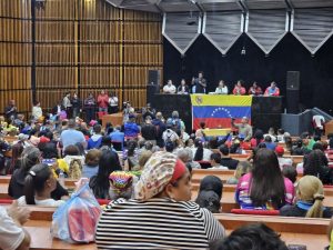 photo_5141055422612573086_y