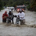 Muertos y miles de desplazados por las torrenciales lluvias en la República Dominicana