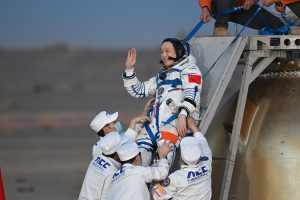 CHINA-JIUQUAN-SHENZHOU-22-ATERRIZAJE
