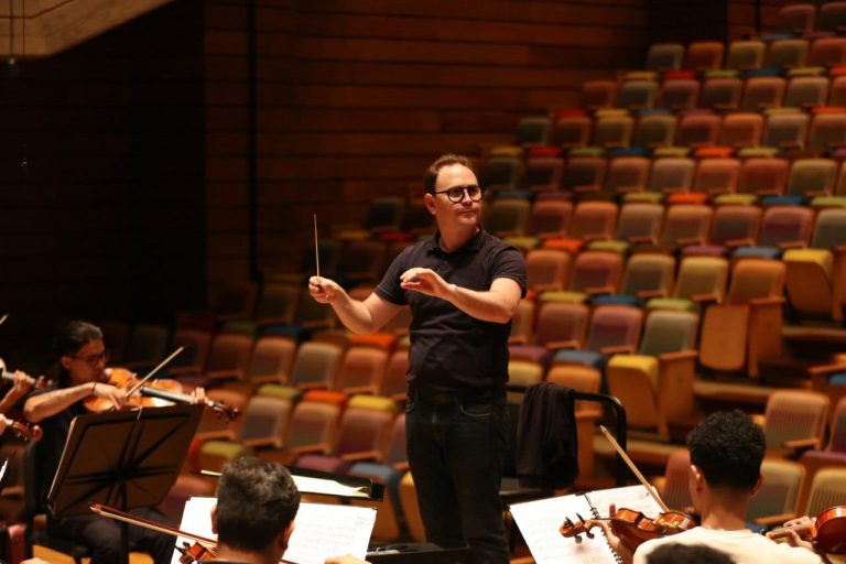 DIRECTOR-CHRISTIAN-VÁSQUEZ