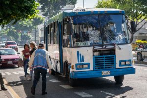 Transporte-publico-bus-en-Caracas-El-Diario-by-Jose-Daniel-Ramos3