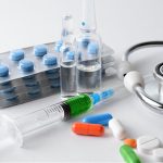 medicamentos-suministros-salud-aislamiento