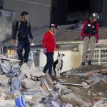 Bolivia envía a Venezuela 20 rescatistas y seis toneladas de insumos