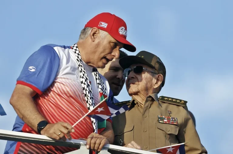 Miguel_Diaz-Canel_Raul_Castro_sanciones