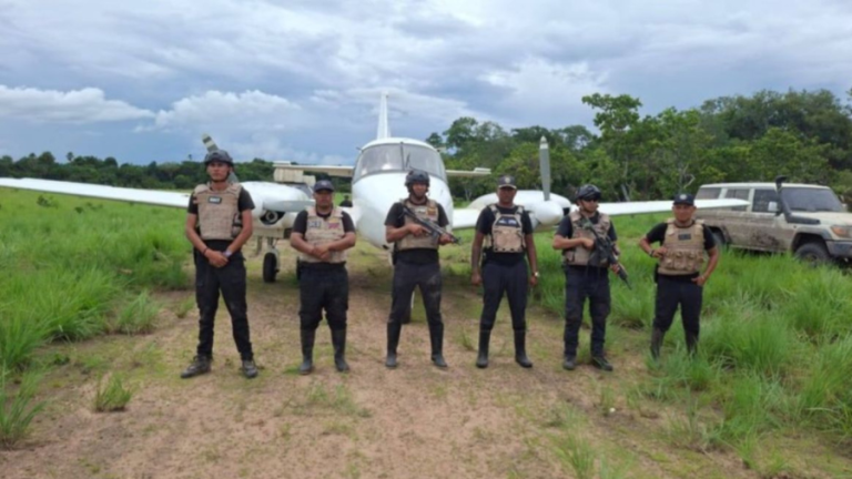 cpnb-desmantela-campamento-clandestino-y-neutraliza-dos-aeronaves-en-apure-62097