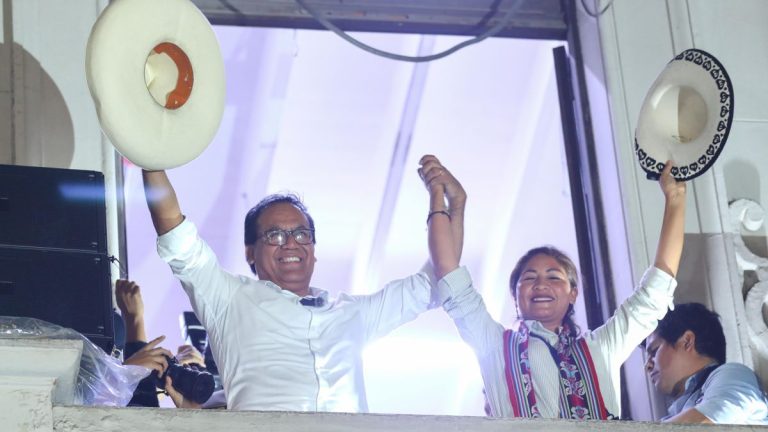Sánchez supera a Fujimori en el conteo en Perú