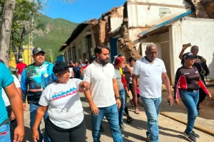 8-Inicia-trabajos-de-reconstruccion-en-viviendas-coloniales-de-Choroni.jpg