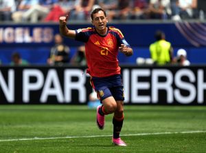 Oyarzabal impone la superioridad de España con un triunfo por 1-0 al descanso