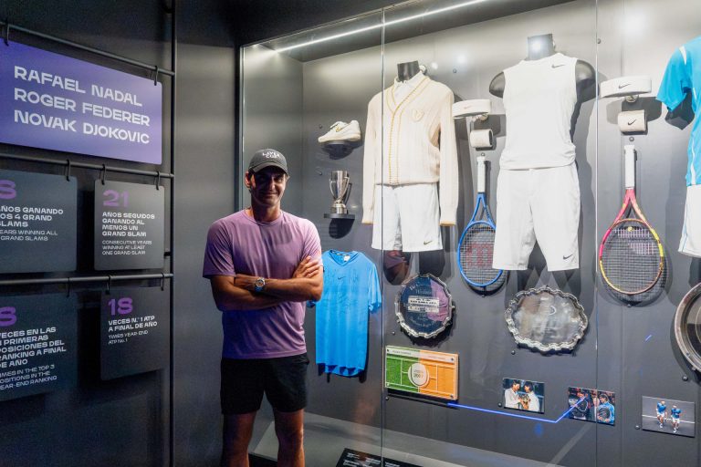 Federer se rinde al renovado Museo Rafa Nadal: "Ahora es realmente espectacular"