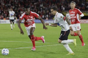 2-0. Santa Fe vence a Caracas y toma ventaja hacia los octavos de la Copa Sudamericana