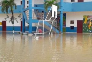Escuelas-en-riesgo-El-Nino-1024x691