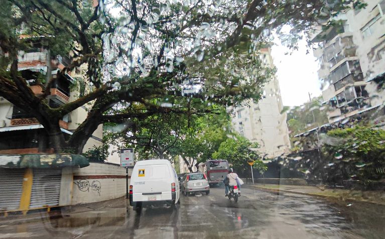 LLUVIA-EN-CARACAS-1