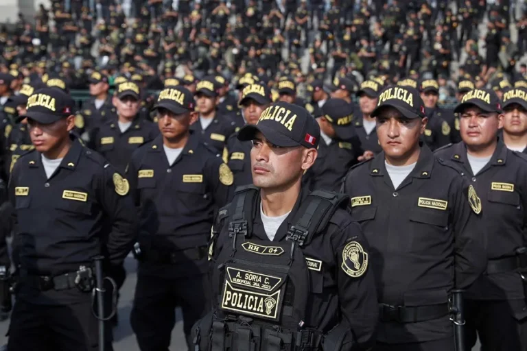 Policias_Peru
