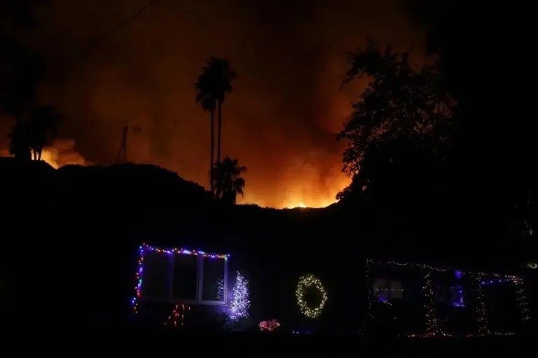ea6290-usa-california-wildfires.jpg (1)
