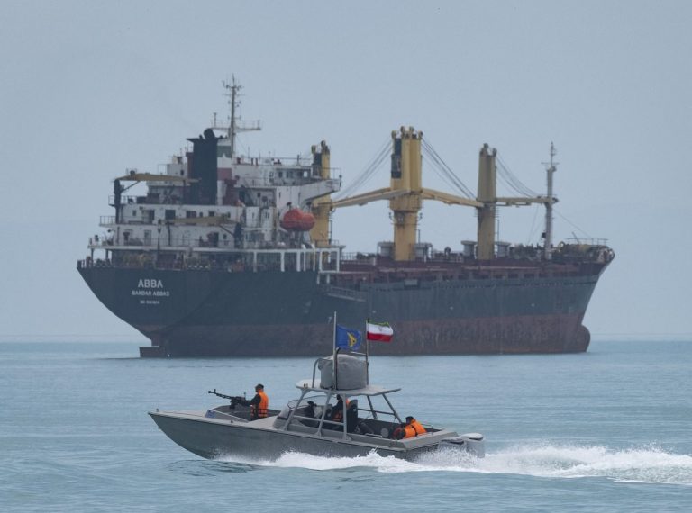estrecho-ormuz-barco-irani