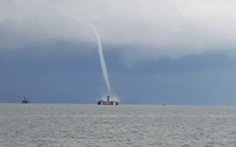 tromba-marina-en-el-lago-de-maracaibo-3e5234
