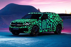 2024-Volkswagen-Touareg-R-HERO-3x2-1