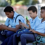 estudiantes-celulares-escuelas-mexico