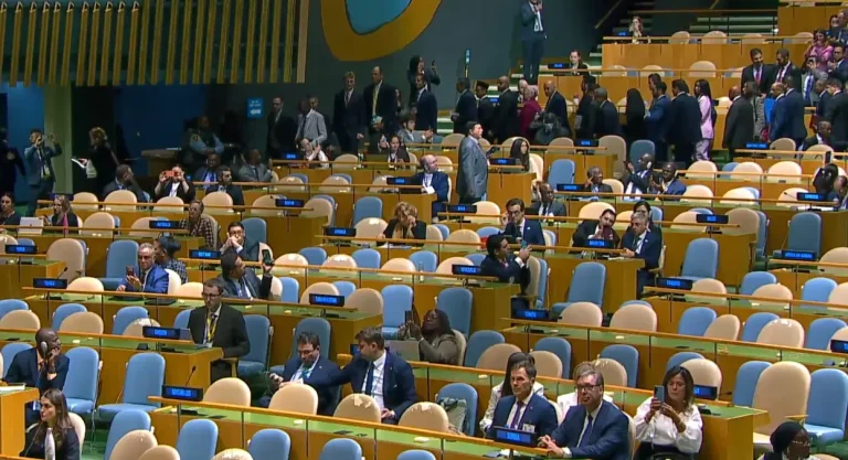 onu-diplomaticoabandonan-sala-netanyahu.jpg