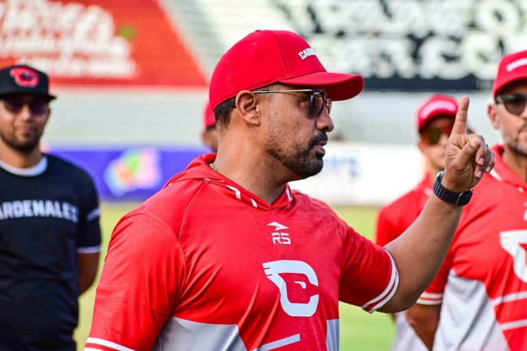 Cesar-Izturis-Foto-Daniel-Sosa-Prensa-Cardenales-09-10