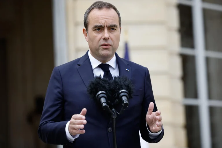 El-primer-ministro-frances-fija-5-ejes-de-trabajo-para-aplacar-las-protestas-estudiantiles