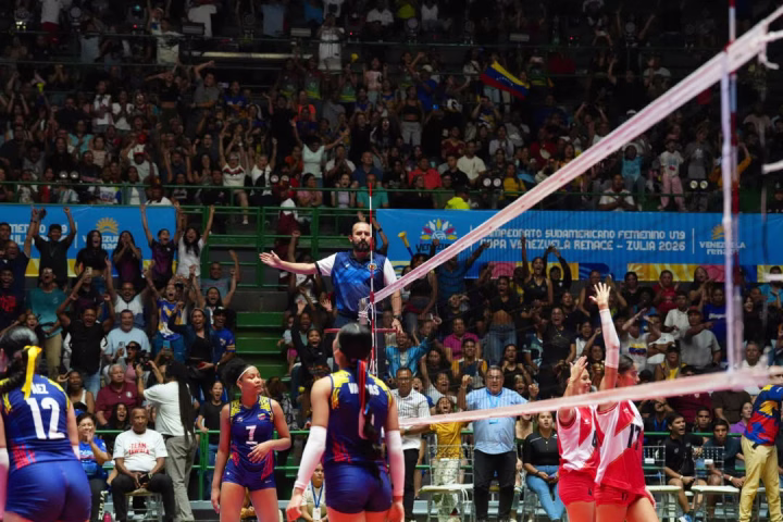 Venezuela-avanza-a-semifinales-al-derrotan-a-Chile-3-sets-a-0