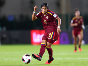 Vinotinto Femenina